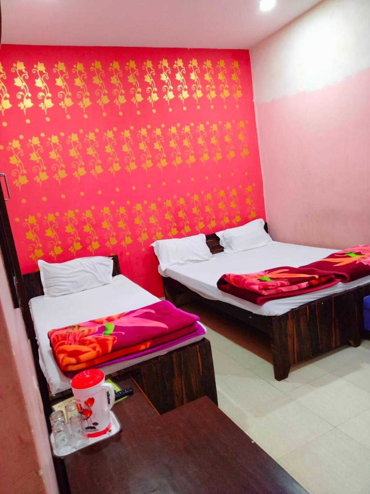 Hotel Atithi Galaxy Kanpur Exterior foto
